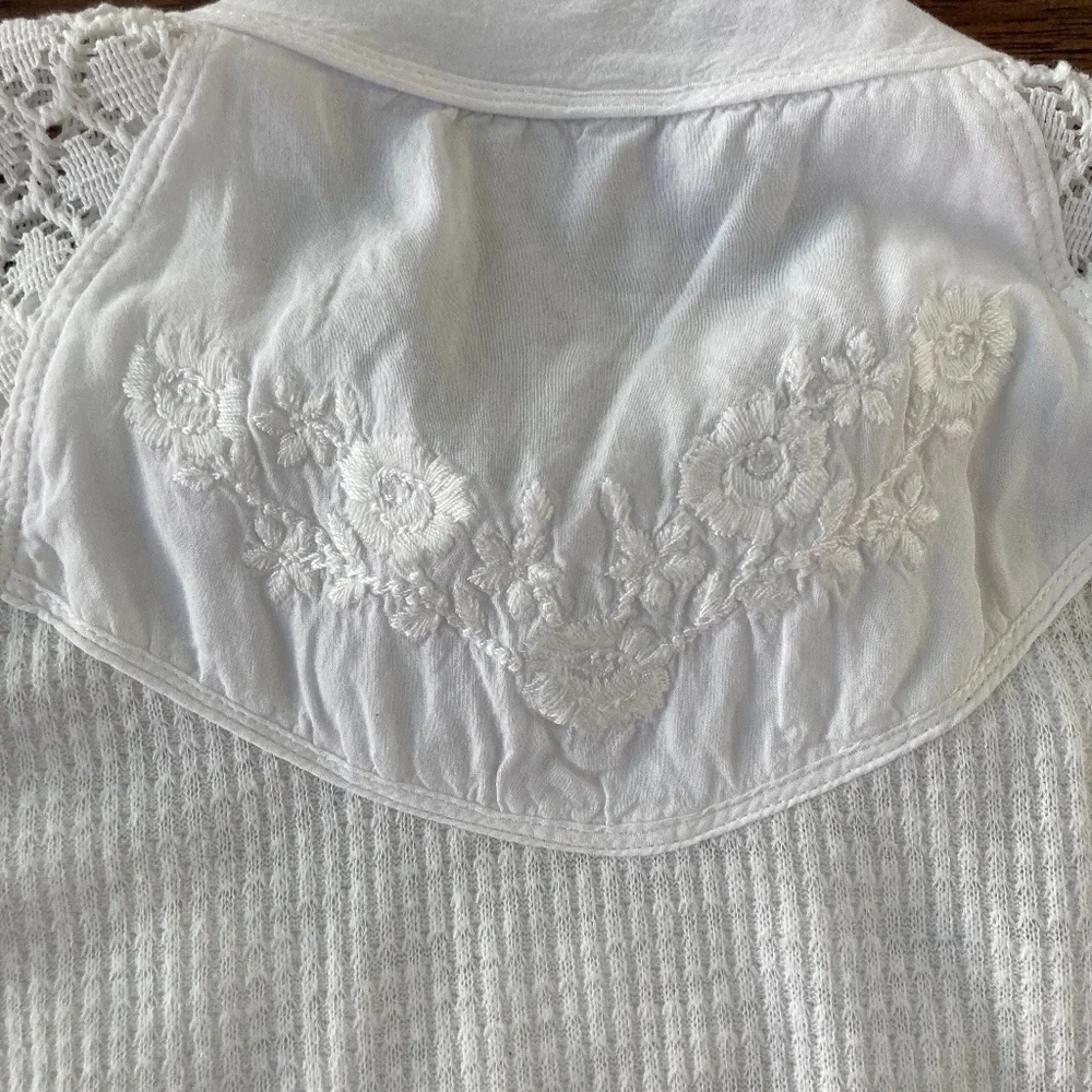 Free People Sweetest Thing Waffle Embroidered Top Sz Med Boho Peasant Cottage